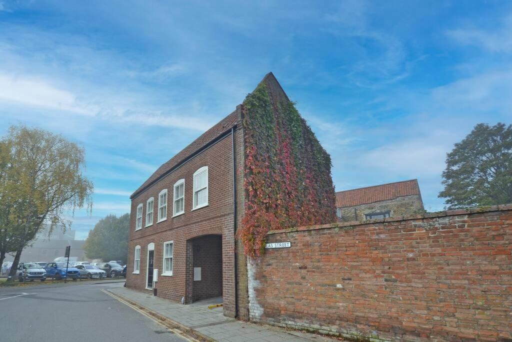 St Nicholas Corner - A New Unique Town Centre Home King's Lynn Exterior foto